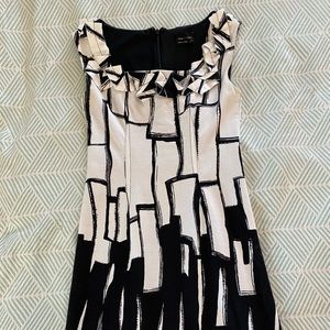 Black & White Max and Cleo Shift Dress, Size 4